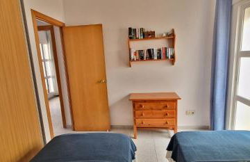 Apartamento con terraza en primera línea de playa - Foto 12