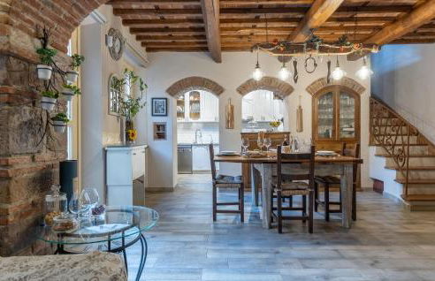 Stunning Home In Capannori With Jacuzzi - Foto 4