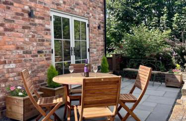 The Old Smithy, beautifully restored cottage in Carreghofa, near Llanymynech - Photo 3