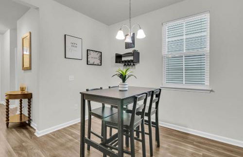 Quiet 3 Bedroom Escape in Ladson with 2 Car Garage - Foto 23