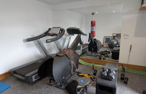 Rushmoor Retreat, Cosy with Outdoor Pizza Oven - Photo 3