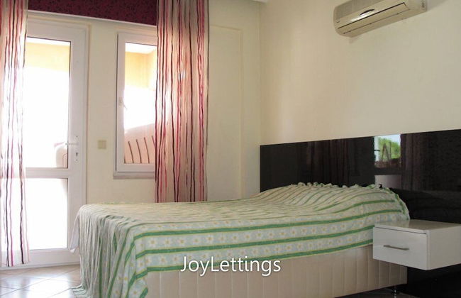 Villa SM05 by JoyLettings - Photo 3