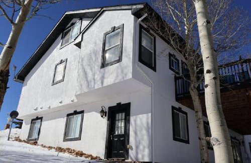 Spacious Ski Chalet W Indoor Hotub & Sep Suite! - Foto 27