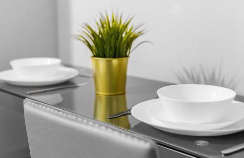 Modern 2 Bed Apartment - 2 Parking Spaces - Sleeps 3 - Netflix 1BS - Foto 16