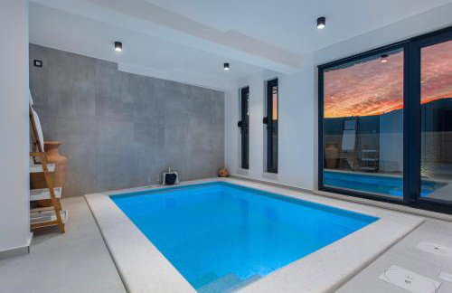 Seafront Villa Kupinica with heated Pool - Foto 6