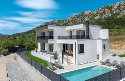 Villa Marina with a Pool - Foto 40