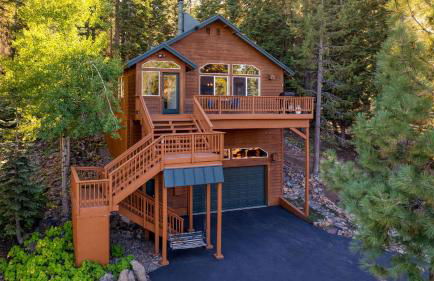 Golden Summit by AvantStay Stunning Secluded Cabin w Access to Tahoe Donner - Foto 1