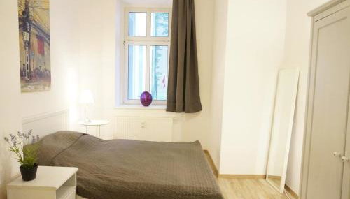 Central 2 bedroom flat for families & calm guests - Foto 4