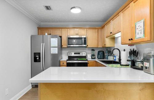 PCB Sleeps 22! 2 Homes, 2 Pools, 2 Mini Golf - Foto 18