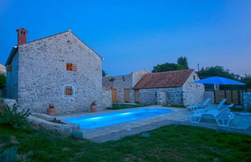 Heritage House Vrime - stone house with heated pool - Photo 62