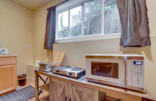 Near Public Transit and Walkable! Airy Seattle Apt - Foto 9