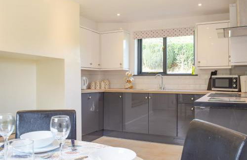 Hill View Lodge - Photo 11