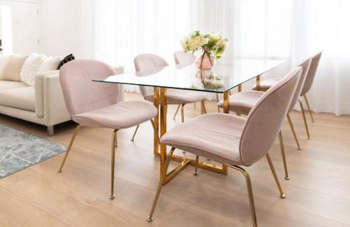 Grand 4-Bedroom - Brand New - Free parking and Patio - Photo 6