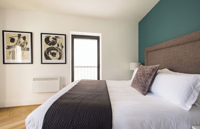 Staines Riverside by Charles Hope - Photo 6