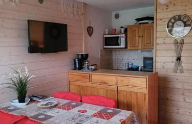 Le Flocon, Joli Cocon 4 pers avec Cheminée, LES ROUSSES, Draps inclus & Parking gratuit - Foto 12