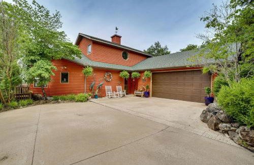 Decks and Views Spacious Cabin Near Table Rock Lake - Foto 3