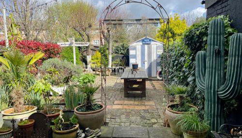 Beautiful Victorian House in Central Chelmsford - Foto 2, Garden, Garden view, pet friendly