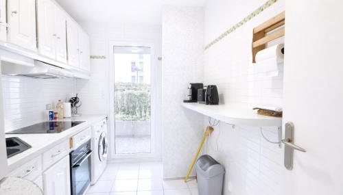 3 Mins to Train Station - Paris & DisneyLand - Cosy Wiener - Foto 3, stove, minibar