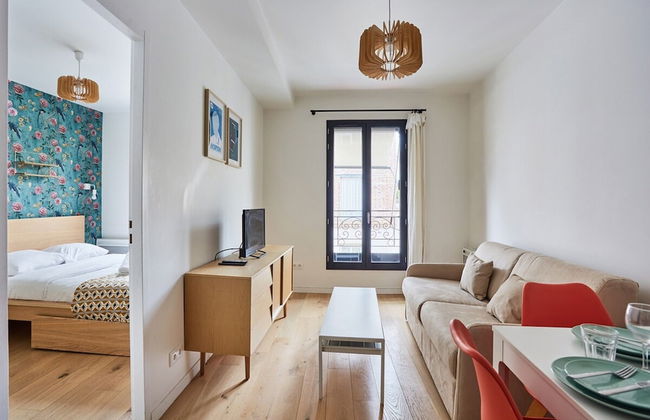 New Apartment Boulogne Facing the "passage" - Photo 10