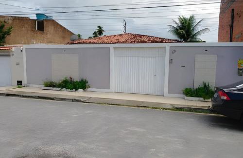 Casa em Maceió Para Alojamento ou Família Grande - Foto 1