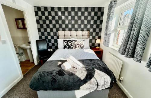 Mannys Apartment - Nice & Cozy 4Bed Flagship Lodge - Photo 13