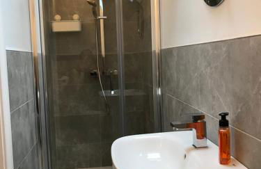 Bush House Accommodation - The Distillery - Foto 2