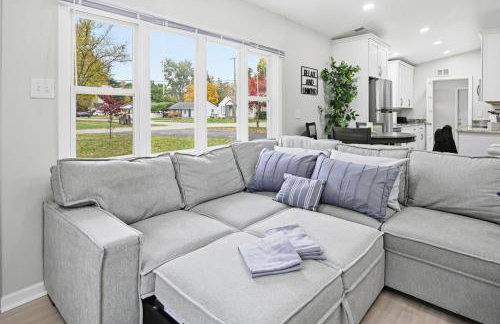 New Lakefront Getaway Private Hot Tub Min to DMC - Foto 9