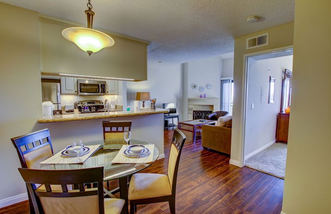 Sunshine Suites at Hillcrest - Photo 16