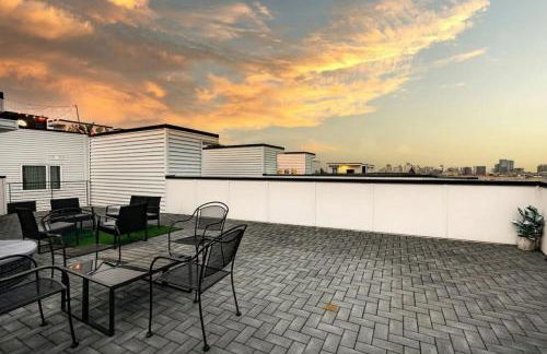 Home with Rooftop Deck & Garage, 2 miles to Downtown Broadway - Foto 41
