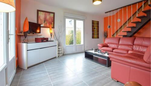 Beautiful Home In Auberville With Wifi - Photo 4