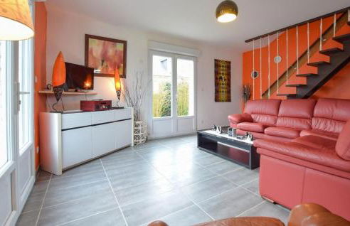 Beautiful Home In Auberville With Wifi - Photo 4