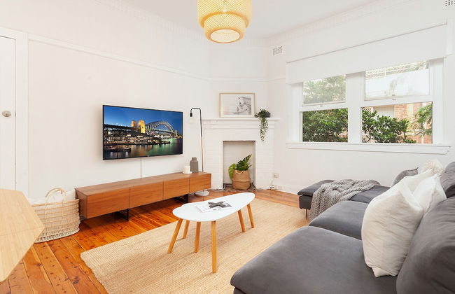 Bright Beachside Curlewis Apartment - Photo 7