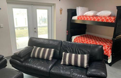 Luxury and Spacious Waterside Getaway - Foto 29