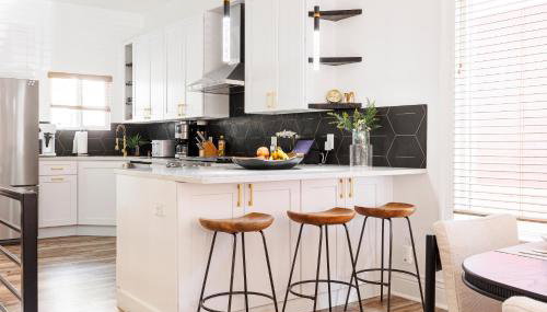 Lux Newly Remodeled DT, Patio, Fully Stocked 5Bd, 3Ba - Foto 3, pet friendly, minibar