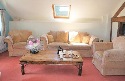 Shepherd's Watch Cottage - 5* Cyfie Farm with private hot tub - Foto 16