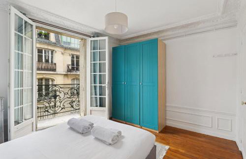 Haussmannian and Central - Montmartre and Sacré-Coeur - Photo 4