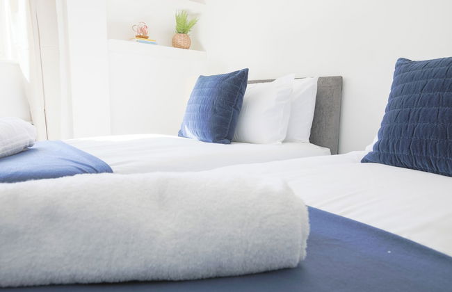 2 Bed Apartment Overlooking Water - Foto 3