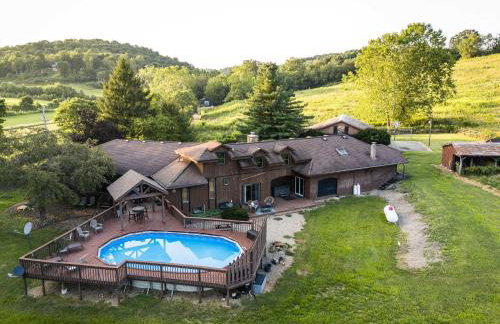 Liberty Lodge Pool & Hot Tub Game Room BBQ - Foto 1