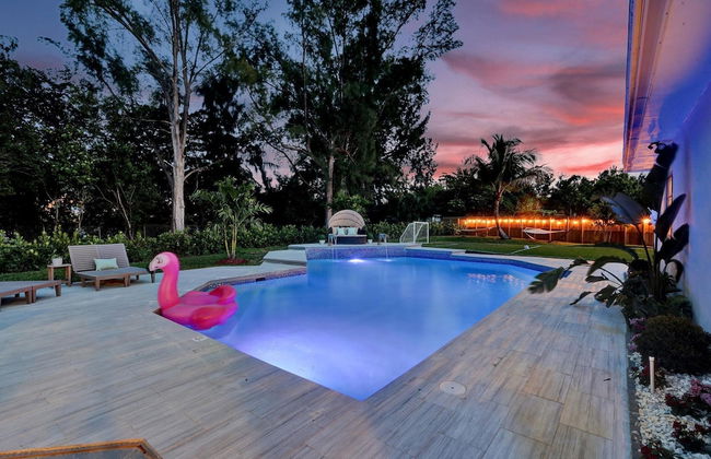 7 Br Home with Pool Gameroom & Soccer - Foto 1