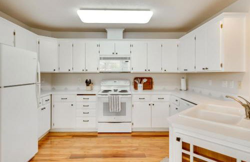 Tasteful Tualatin Home 40 Mi to Willamette Valley - Foto 7