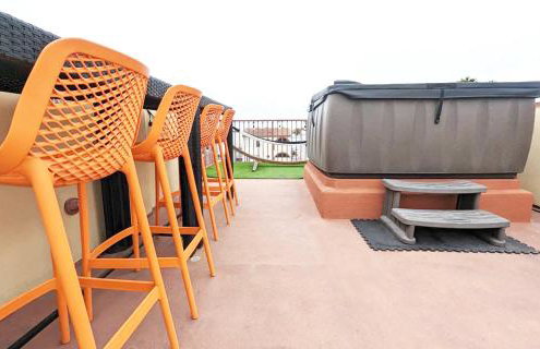 Seaside Sanctuary - Rooftop Deck & Hot Tub - Foto 41
