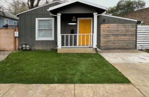 Artist's retreat near the heart of the city - Photo 9