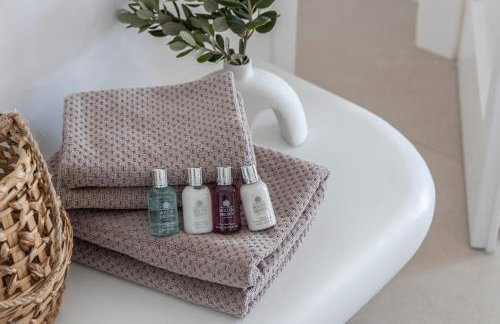 Villa Stephanie with heated pool, by Red Windmill Villas - Foto 24