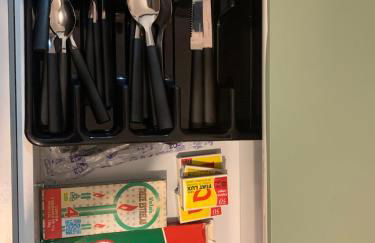 Cantinho Submarino, aproximadamente 10 minutos caminhando até a praia do Forte, com Ar condicionado - Photo 13