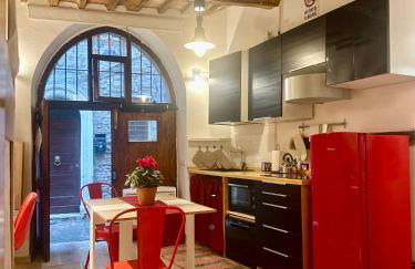 Natural RED Passion in Perugia Downtown - Photo 34