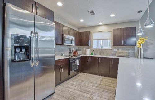 Modern Townhome near Old Town, Breweries, & River! - Foto 16