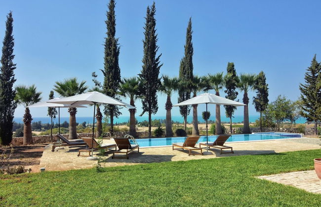 Incredible Large Villa In Paphos Sleeps 14 Children Pool, Jacuzzi, Huge Garden - Foto 49