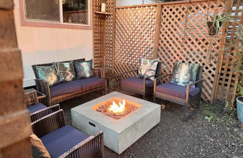 Enchanted Hollow- Cozy, Romantic Woodland Getaway - Photo 60