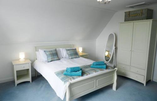 Craegard House - Photo 11