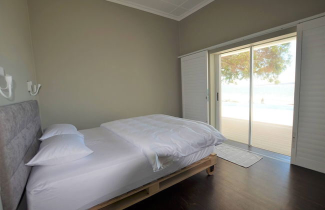 Beach Tower House Luxury Beachfront Villa - Photo 6